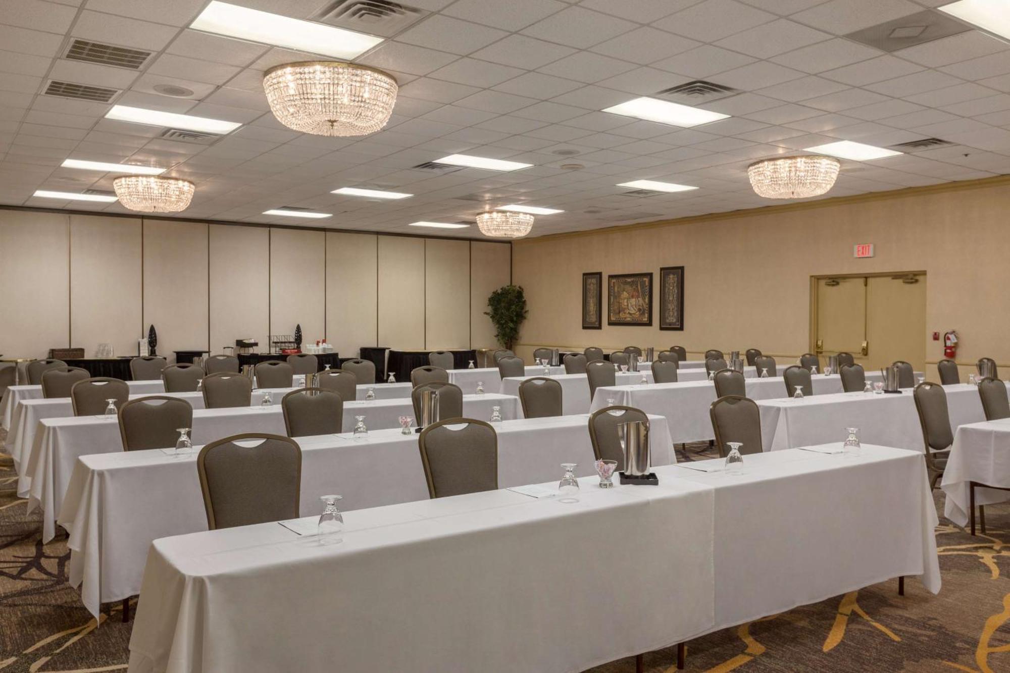 Embassy Suites Baton Rouge Eksteriør billede